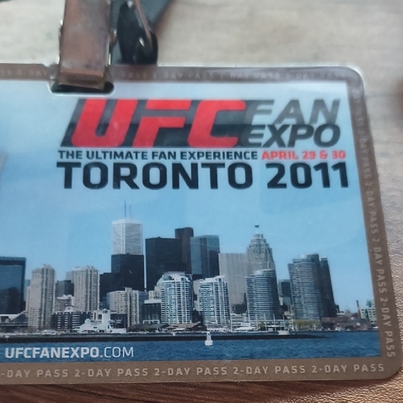 Chuck "The Iceman" Liddell Hand-Signed 2011 UFC Fan Expo Toronto 2-Day Pass - Picture 5 of 6